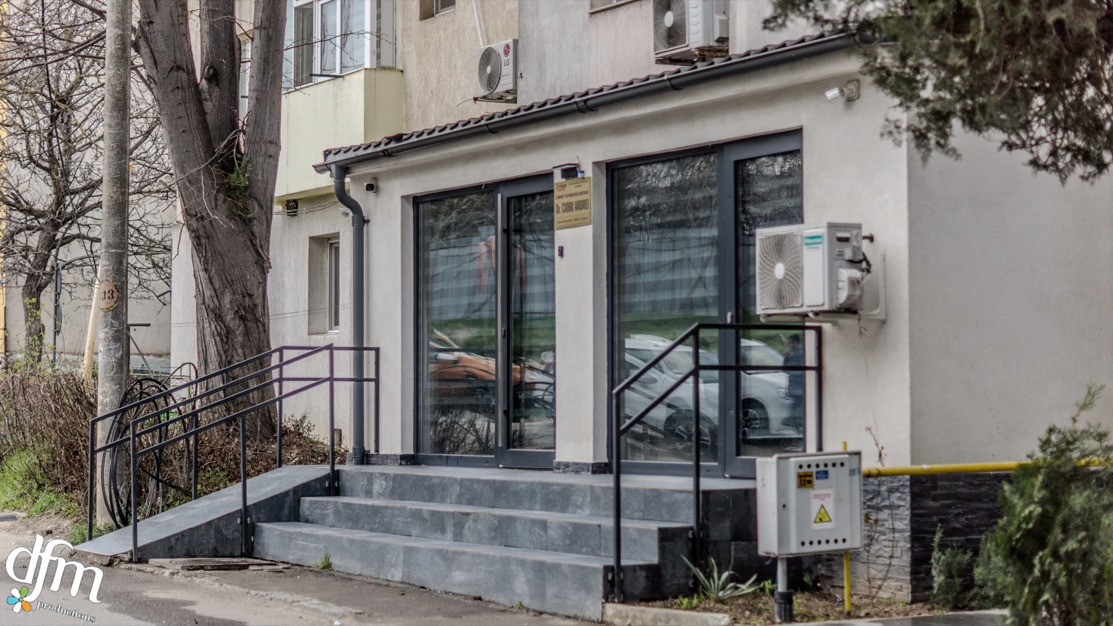 Accesul în cabinetul Dr. Andrei Ciobu.