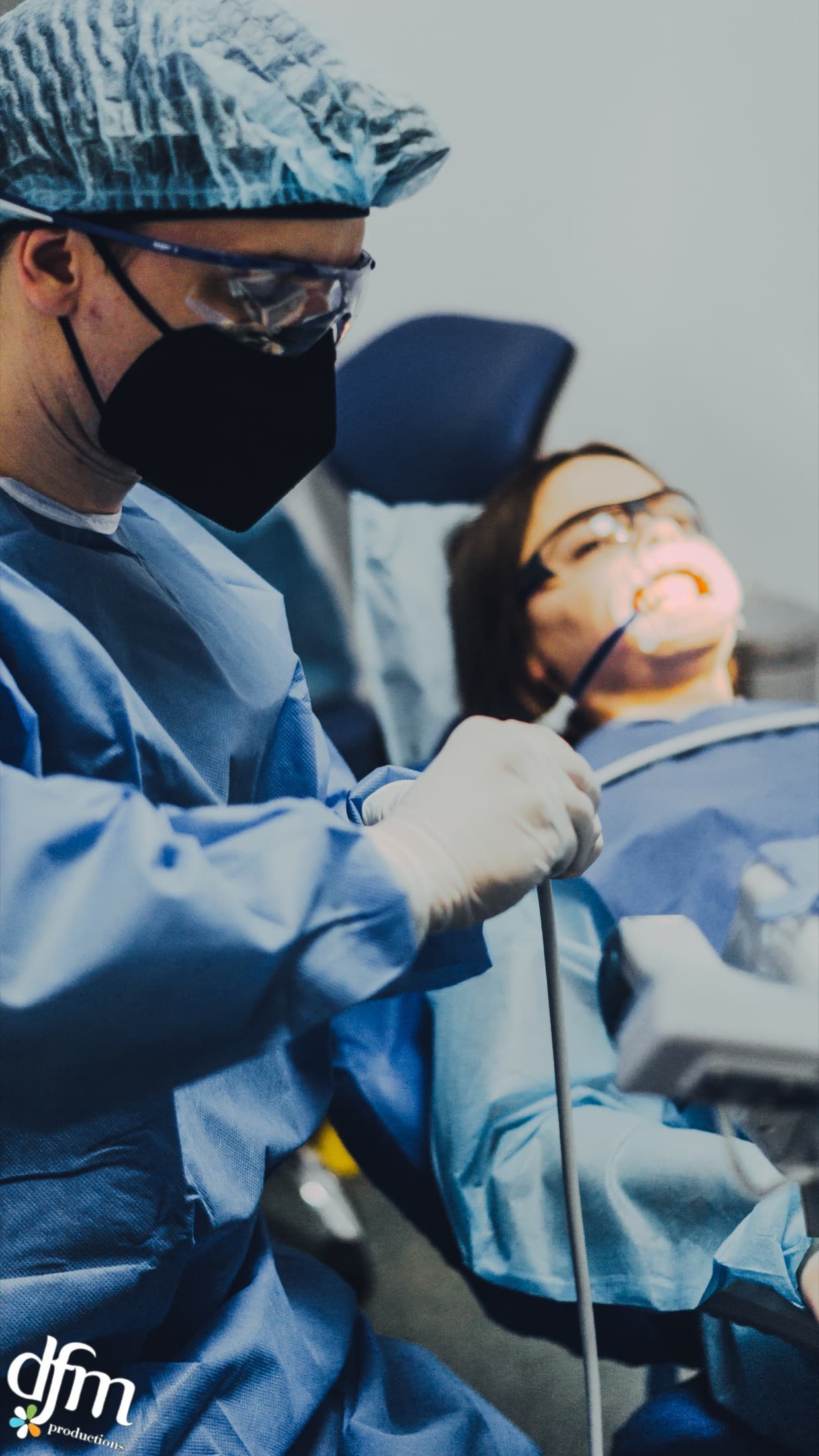 Cadru din timpul tratamentului, surprins curat și discret.